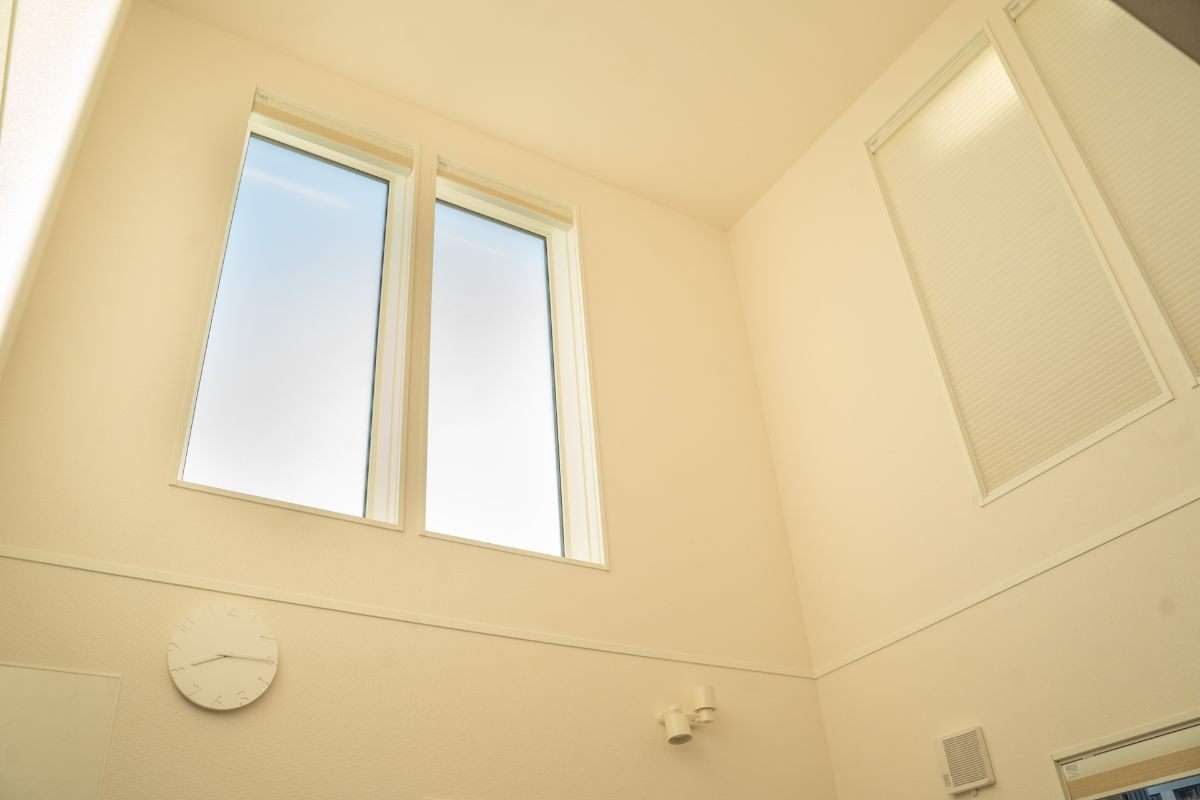 リフォームで吹き抜けにする方法とポイント